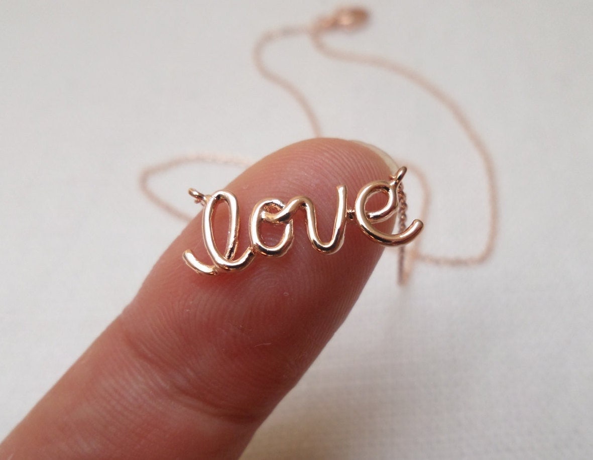 Gold, Rosegold Oder Silber Liebe Halskette, Schreibschrift Buchstabe Hochzeit, Brautjungfer Geschenk Gold, Rosegold Oder Silber Liebe Halskette, Schreibschrift Buchstabe Hochzeit, Brautjungfer Geschenk von TiffanyAvenueBridal