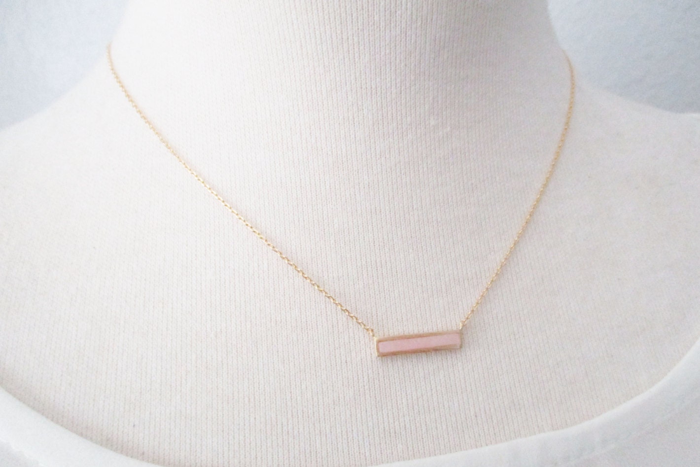 Gold Bar Halskette... Zierliche Handgemachte Halskette, Jeden Tag, Einfach, Geburtstag, Hochzeit, Brautjungfer Schmuck Gold Bar Halskette... Zierliche Handgemachte Halskette, Jeden Tag, Einfach, Geburtstag, Hochzeit, Brautjungfer Schmuck von TiffanyAvenueBridal