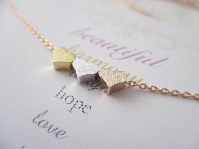Kleine Herz Halskette, Zierliche 3 Herzen Drei Schwestern Geschenk, Geschenk Für Die Beste Freundin, Zarte Brautjungfer Kleine Herz Halskette, Zierliche 3 Herzen Drei Schwestern Geschenk, Geschenk Für Die Beste Freundin, Zarte Brautjungfer von TiffanyAvenueBridal