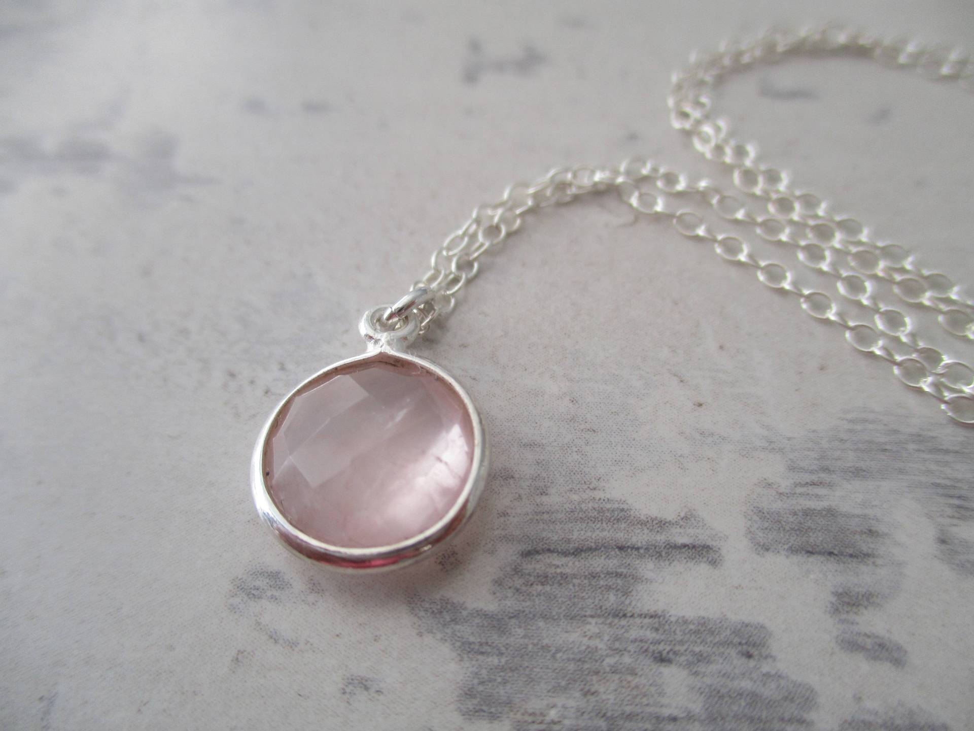 Rosa Chalcedon An 925 Sterling Silber Kette ..zierlich Und Einfach ..für Bräute, Brautjungfern, Mütter, Hochzeit, Brautparty Rosa Chalcedon An 925 Sterling Silber Kette ..zierlich Und Einfach ..für Bräute, Brautjungfern, Mütter, Hochzeit, Brautparty von TiffanyAvenueBridal