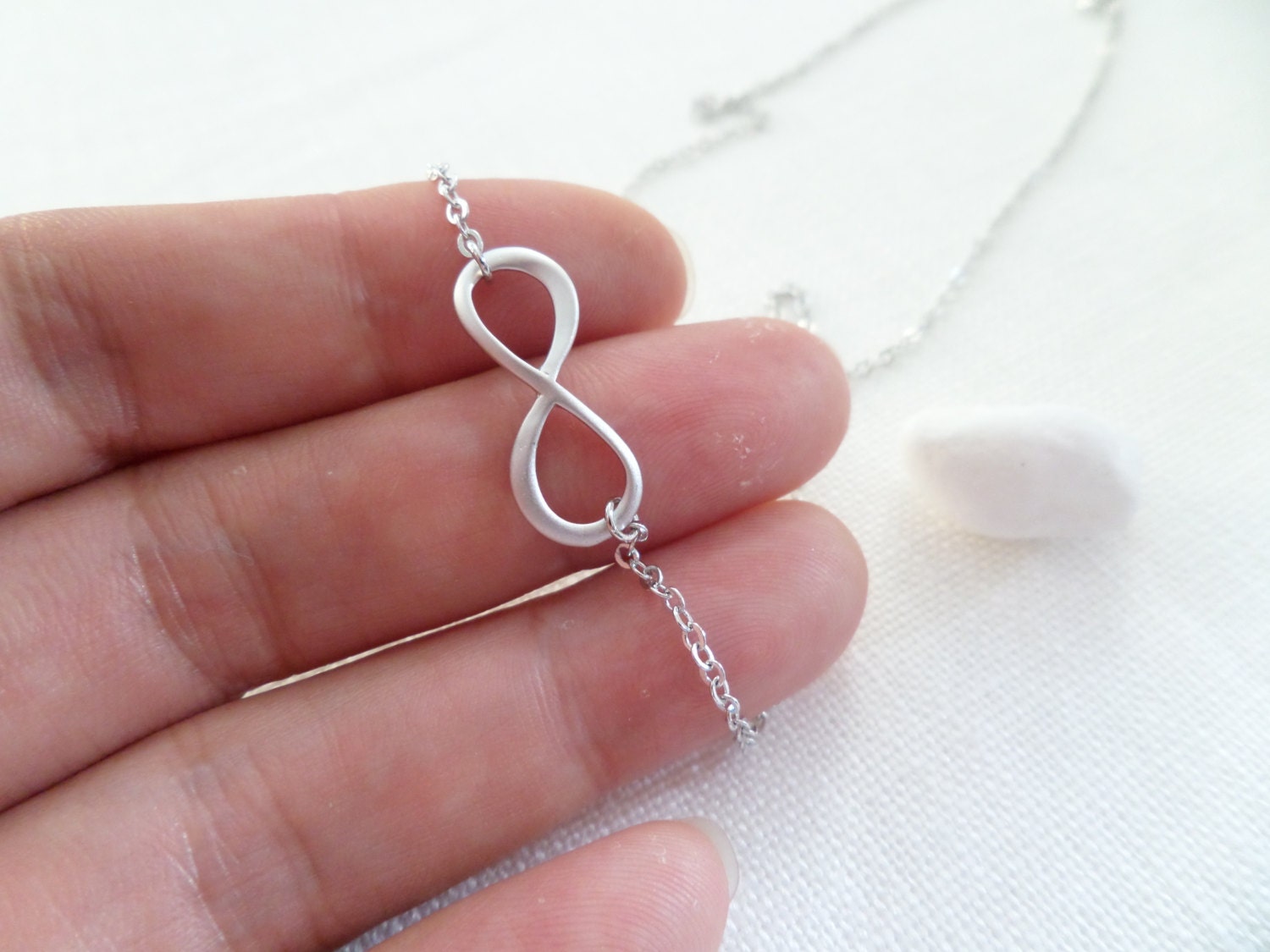 Unendlichkeit Halskette..simple Handgemachte Schmuck, Alltag, Braut Hochzeit, Brautjungfer Geschenk Unendlichkeit Halskette..simple Handgemachte Schmuck, Alltag, Braut Hochzeit, Brautjungfer Geschenk von TiffanyAvenueBridal