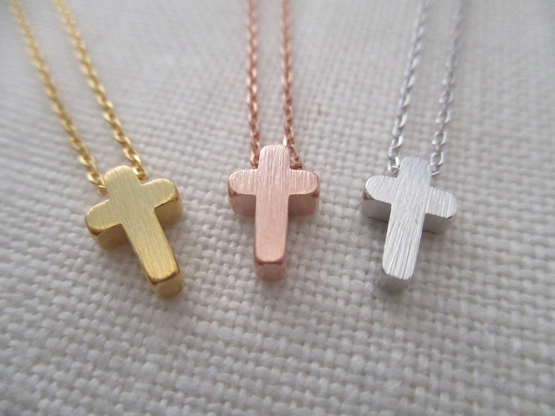 Winzig Gold, Rosegold Oder Silber Kreuz Halskette - Schlicht Und Schlicht Winzig Gold, Rosegold Oder Silber Kreuz Halskette - Schlicht Und Schlicht von TiffanyAvenueBridal
