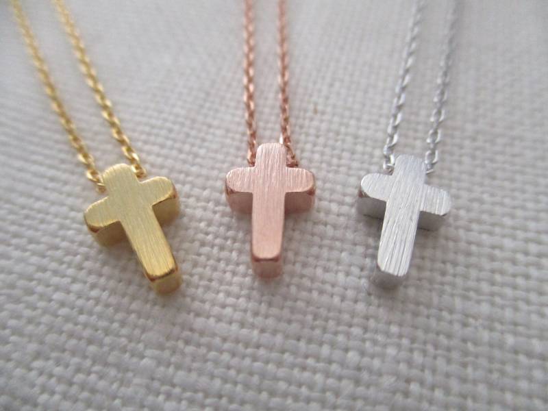 Winzig Gold, Rosegold Oder Silber Kreuz Halskette - Schlicht Und Schlicht Winzig Gold, Rosegold Oder Silber Kreuz Halskette - Schlicht Und Schlicht von TiffanyAvenueBridal
