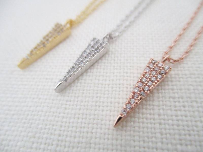 Winzige Gold-, Roségold - Oder Silber-Dreieckskette Mit Zirkonia.. Spike Halskette, Zierliche Schlicht, Geburtstag Winzige Gold-, Roségold - Oder Silber-Dreieckskette Mit Zirkonia.. Spike Halskette, Zierliche Schlicht, Geburtstag von TiffanyAvenueBridal