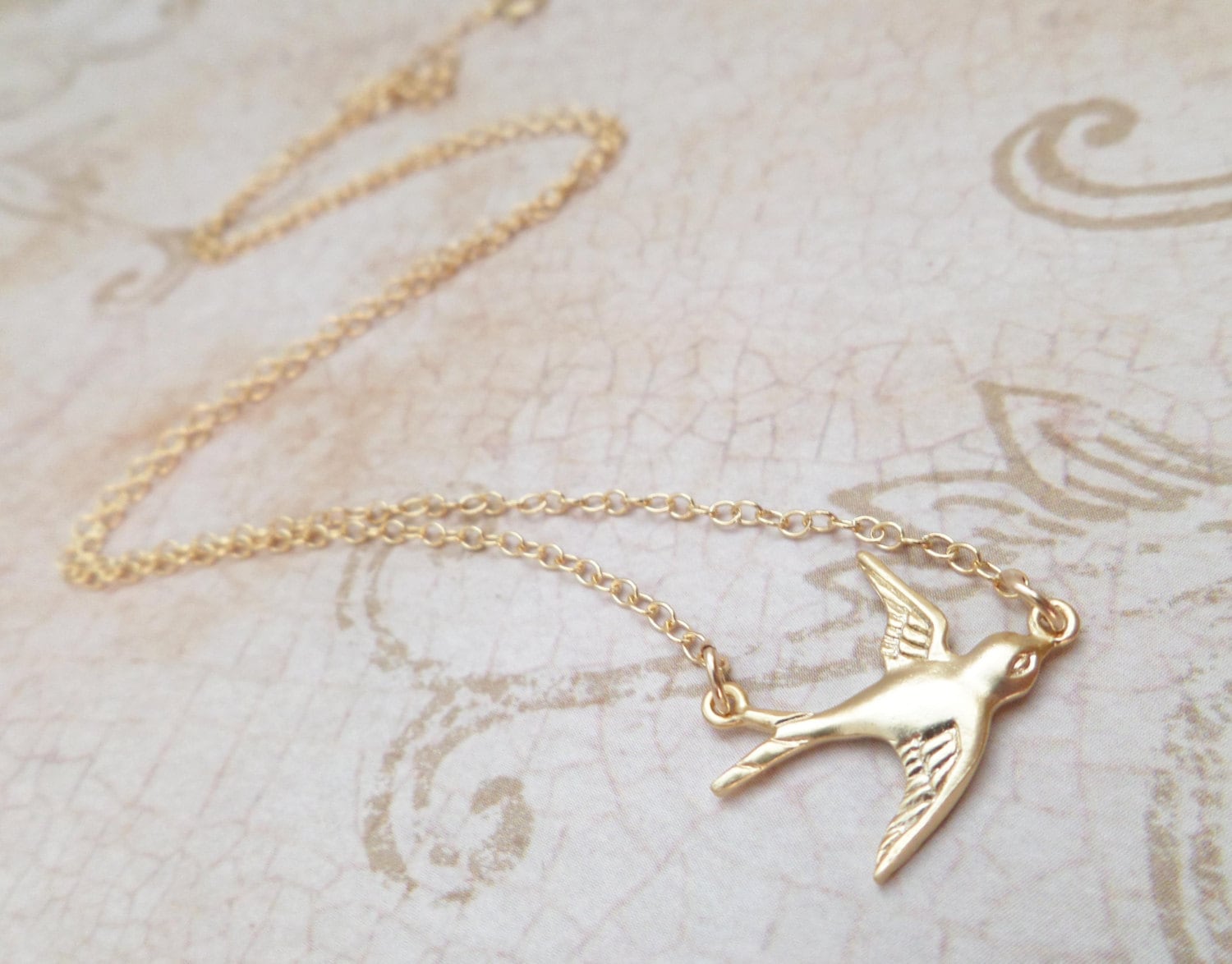 Winzige Goldene Spatz Halskette, 14K Gold Filled Halskette..zierliche Handgemachte Alltag, Einfach, Geburtstag, Hochzeit, Brautjungfer Schmuck Winzige Goldene Spatz Halskette, 14K Gold Filled Halskette..zierliche Handgemachte Alltag, Einfach, Geburtstag, Hochzeit, Brautjungfer Schmuck von TiffanyAvenueBridal