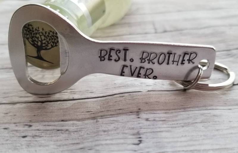 Bruder Geschenk Für Biertrinker Personalisiert Flaschenöffner Bester Schlüsselanhänger Frat Geburtstagsstopf von TiffanyTwists