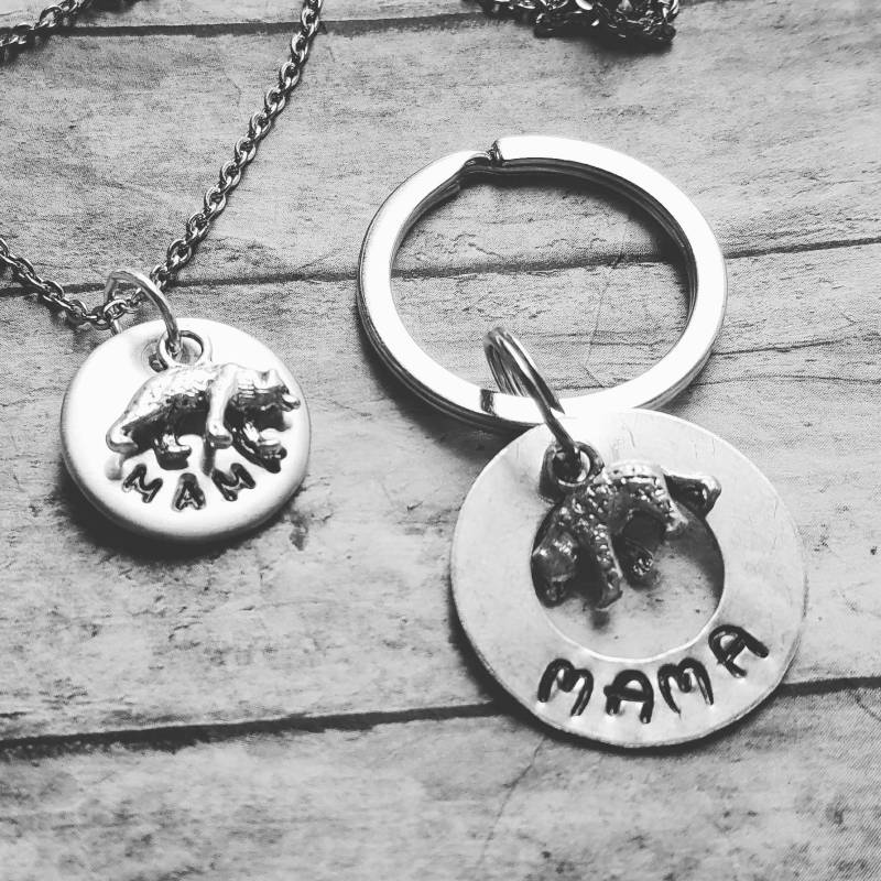 Gestempelt Mama Bär Schlüsselbund Personalisiertes Mutter Geschenk von TiffanyTwists