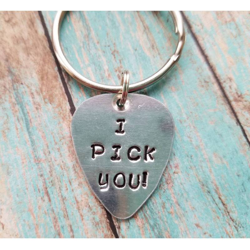 Gestempelt Plektrum Schlüsselbund Personalisiertes Musik Geschenk von TiffanyTwists