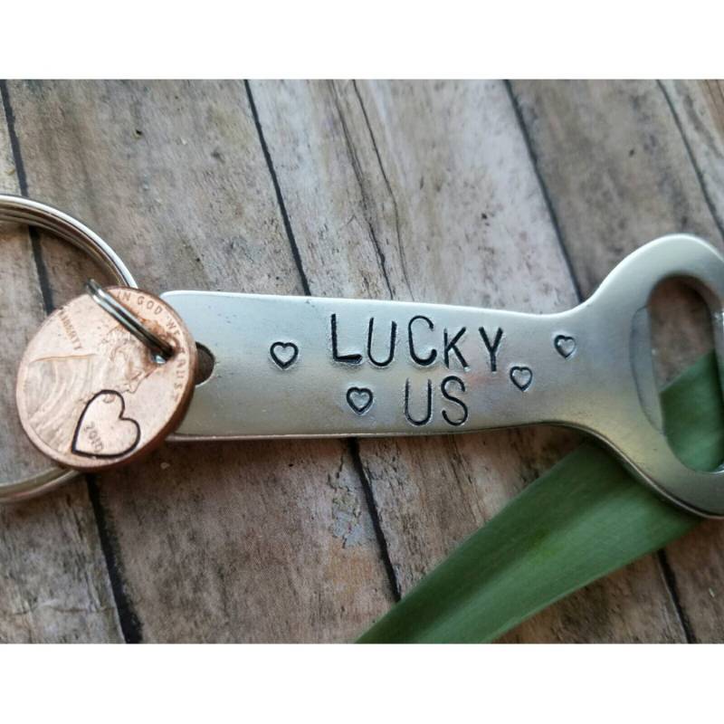 Gestempelt Aluminium Flaschenöffner Schlüsselbund, Lucky Us Penny, Jubiläumsgeschenk von TiffanyTwists