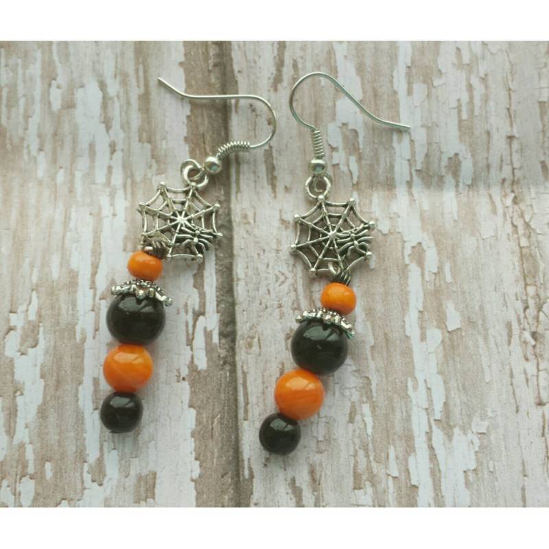 Obsidian Halloween Ohrringe Spinnennetz Anhänger, Gruseliger Edelstein Schmuck von TiffanyTwists