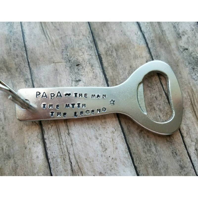 Hand Gestempelt Papa Schlüsselanhänger Aluminium Flaschenöffner, Geschenk Für Opa von TiffanyTwists