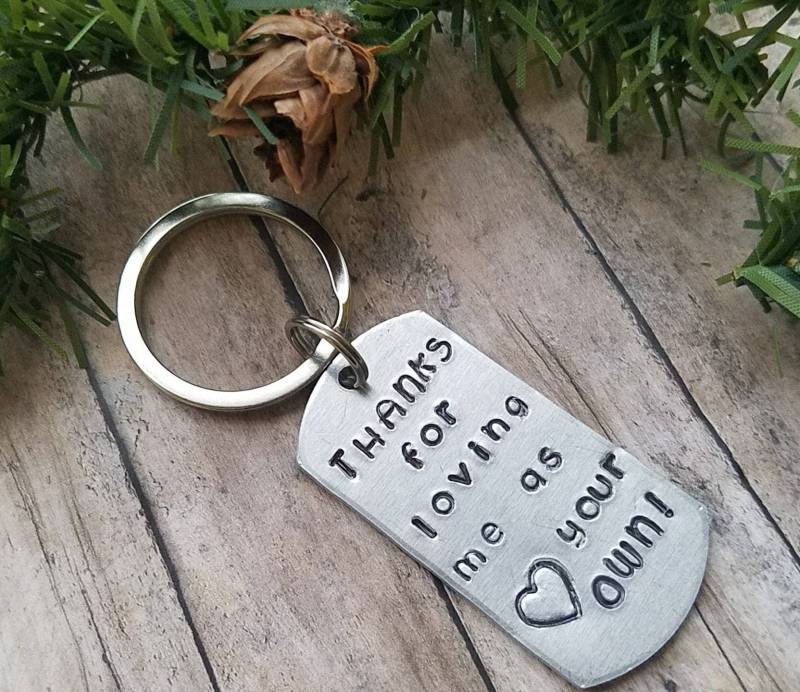 Handgestempelter Aluminium Schlüsselanhänger Danke, Dass Du Mich Liebst von TiffanyTwists