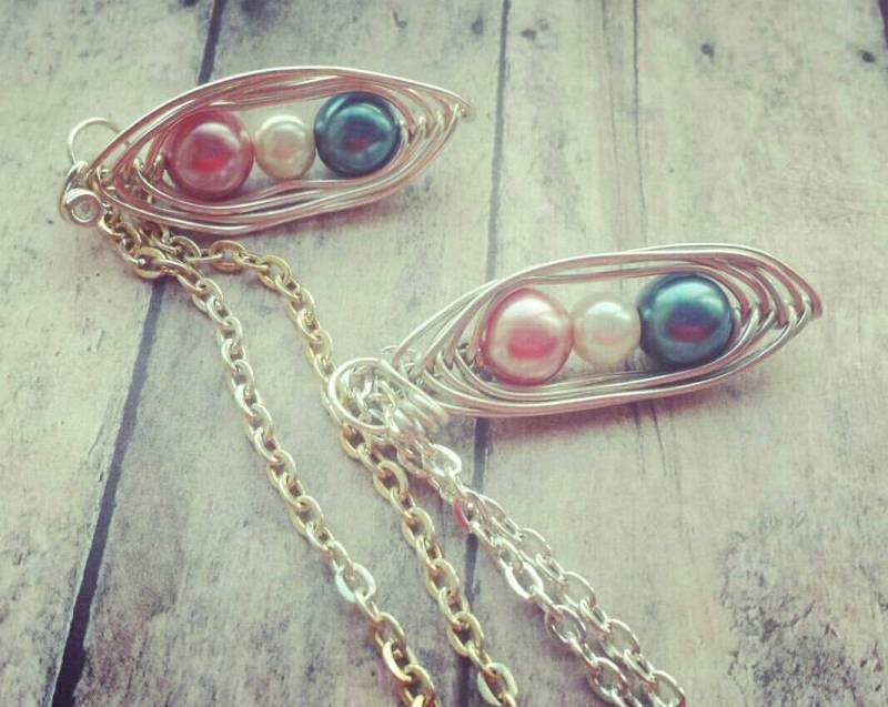 Peapod Familie Halskette, Werdende Mutter Geschenk, Perlen Erbsen von TiffanyTwists