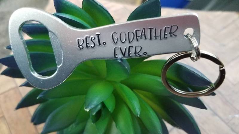 Pate Geschenk Individuell Gestempelter Flaschenöffner Schlüsselanhänger von TiffanyTwists