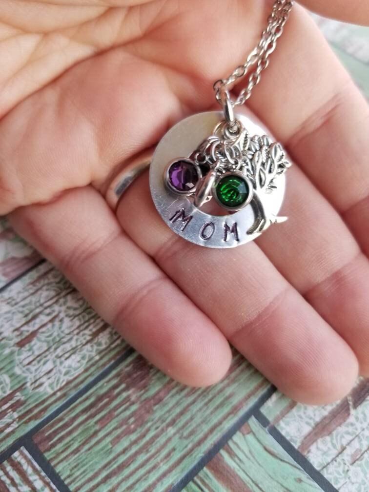 Personalisierte Familie Geburtsstein Baum Halskette Geschenk Für Mama von TiffanyTwists