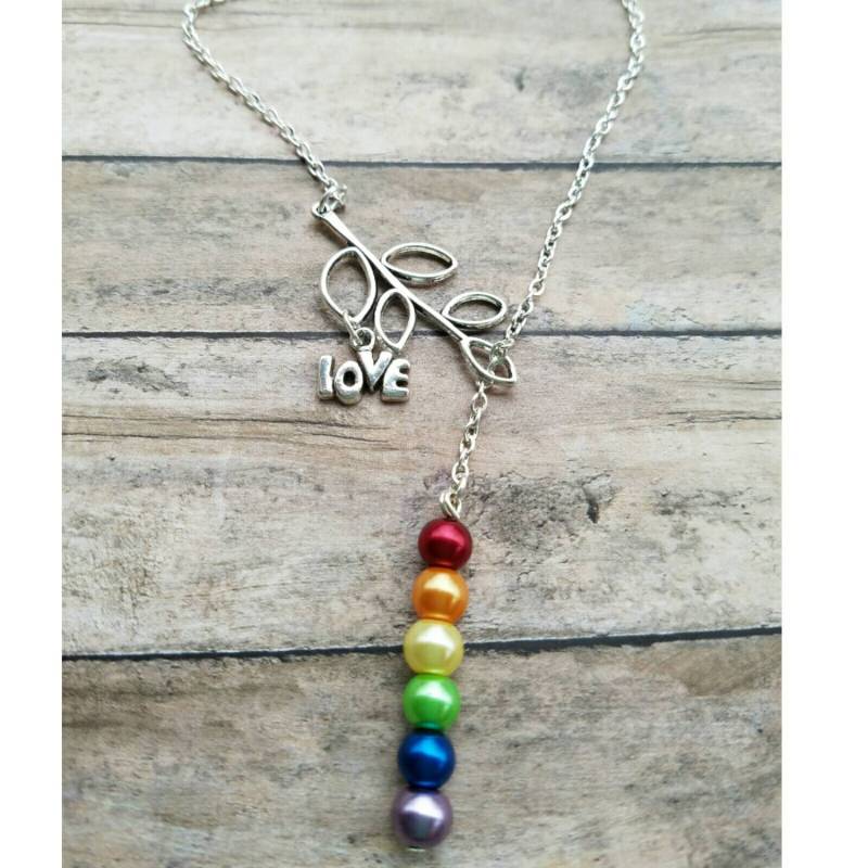 Rainbow Pride Lariat Halskette Perlmutt Glasperlen, Silberfarbene Kette von TiffanyTwists