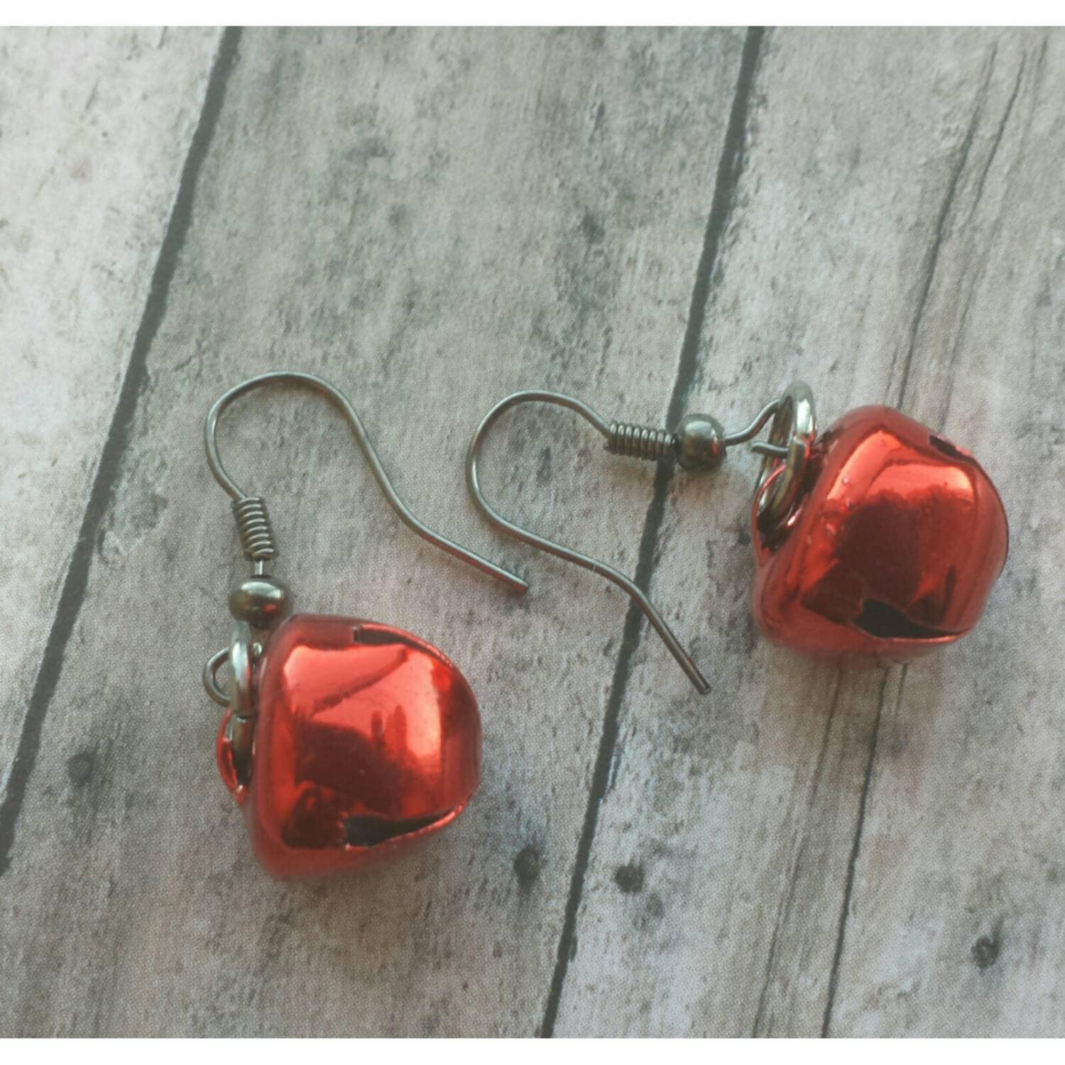 Red Jingle Bell Weihnachtsohrringe, Feiertagsschmuck von TiffanyTwists