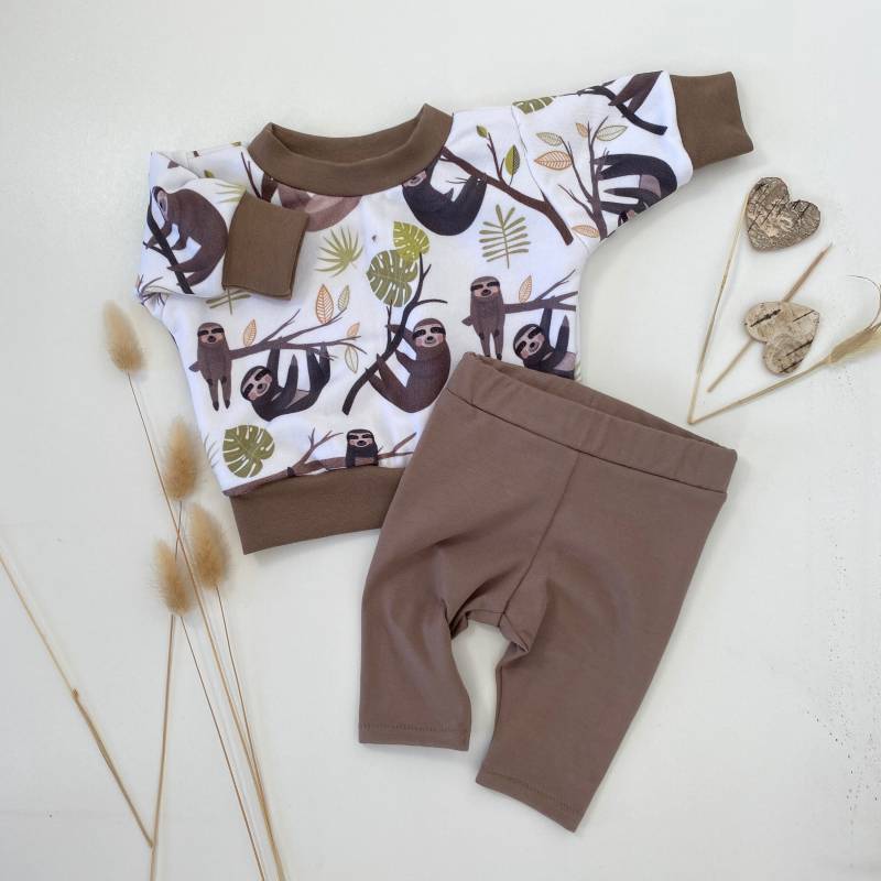 Erstlingsset 50-56 Oversized Pulli Hose Taupe Faultier Geschenk Neugeborene Erstlingsausstattung Homecoming Outfit von Tifilou