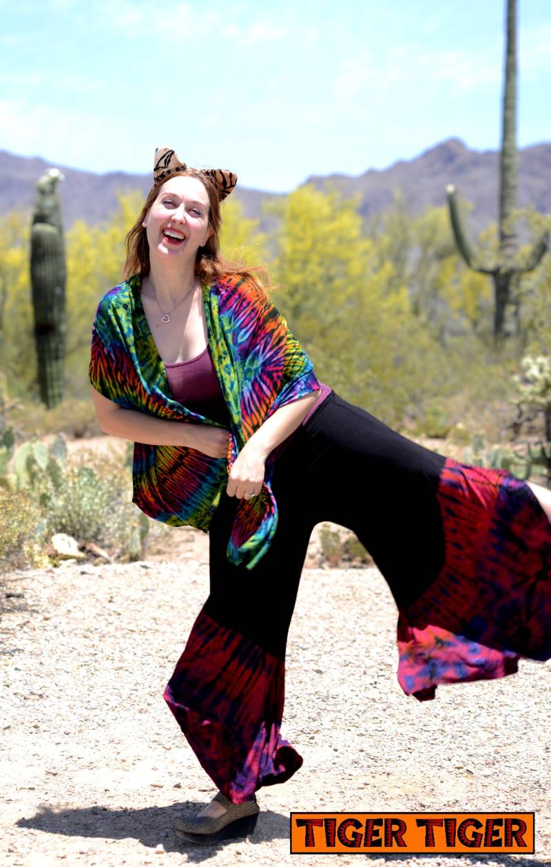 Breiter Batik Schal/Multi-style Bunte Töne Freie Größe Weich Handgefertigt von TigerTigerTreasures