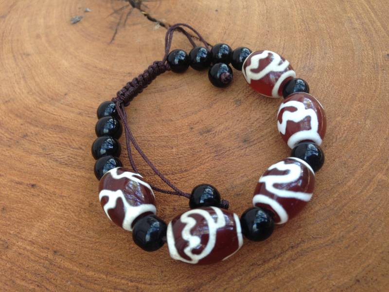 Verstellbares Armband W/5 Lotus Dzi/Schützender Wrist Mala/Agate Stone Bead/Etched/Alien/Tibetan Folk Lor/Ancestral Beads von TigerTigerTreasures