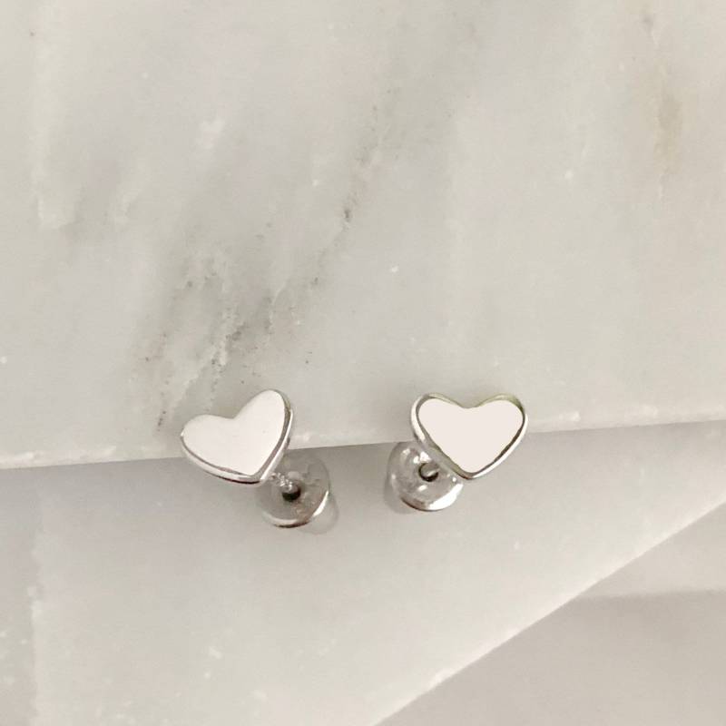 Zierliche Sterling Silber Herz Ohrstecker - 6 Mm von TigerlillyCouture
