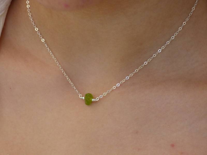 Rohe Peridot Halskette Sterling Silber August Geburtsstein von TigerlillyJewellery