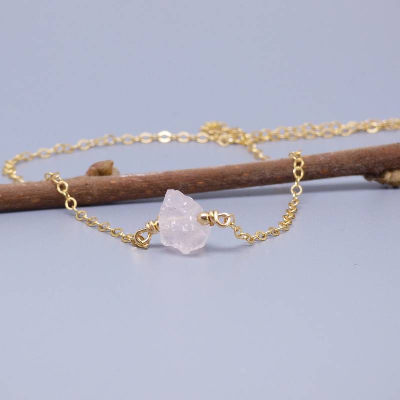 Rosenquarz Halskette, Edelstein Anhänger, Nugget Zierliche Heilung Kristall Schmuck, Geschenk Für Sie Rosenquarz Halskette, Edelstein Anhänger, Nugget Zierliche Heilung Kristall Schmuck, Geschenk Für Sie von TigerlillyJewellery