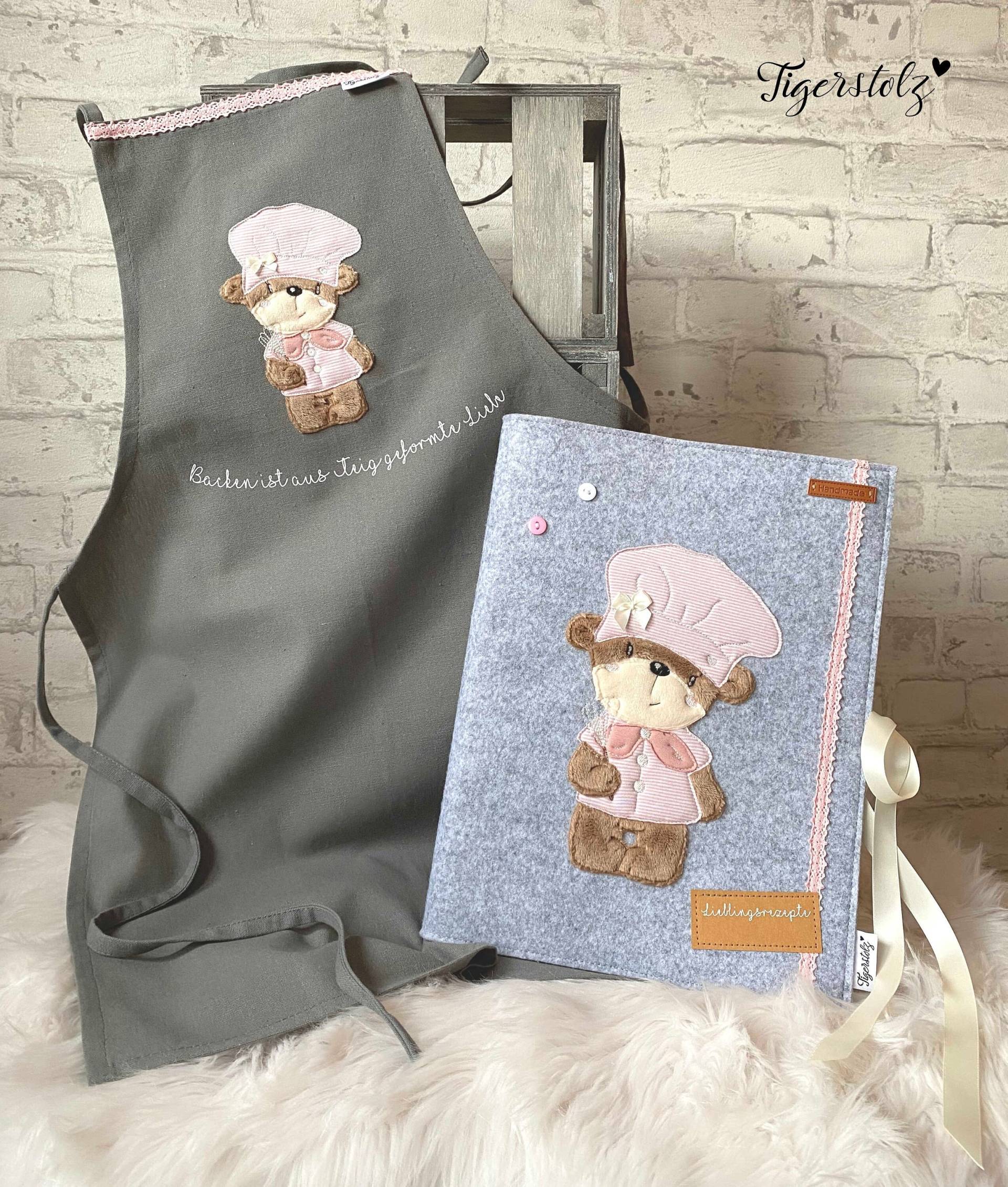 Kinderschürze Rezeptmappe Lieblingsrezepte Kochbuch Schulkind Personalisierte Geschenke Kochen Bär Schürze Rezepte Geburtstag Backen von TigerstolzShop