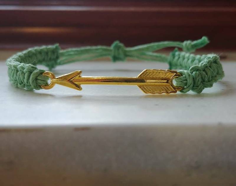 Pfeil Armband, Bogenschiess Schmuck, Bogenarmband, Armband Zum Bogenschiessen, Mit Quadratknoten, Folge Deinem Pfeil, Einfaches Geknotetes von TightlyTied