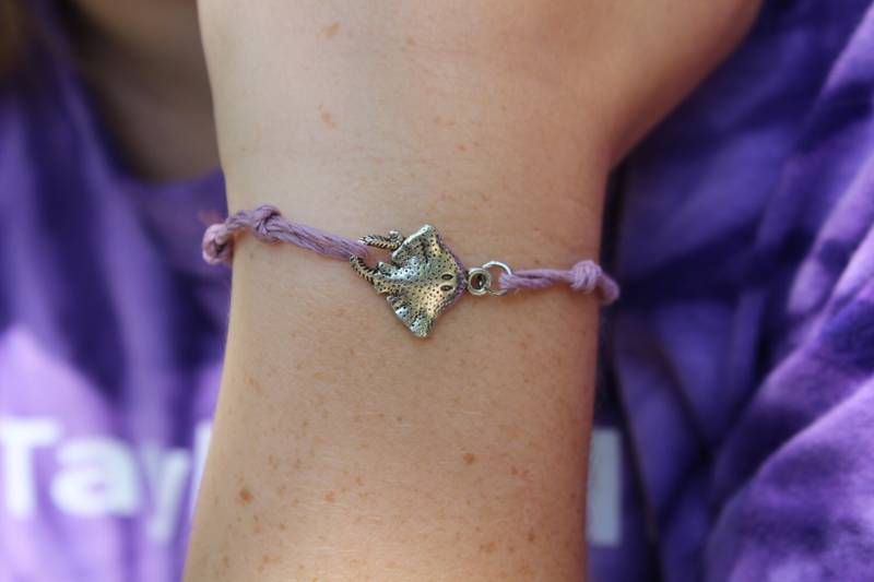 Rochenleder Bettelarmband, Rochenlederarmband, Maritimes Armband, Maritimer Schmuck, Meeresbiologie Geschenk, Geknüpftes Meerestier Schmuck von TightlyTied