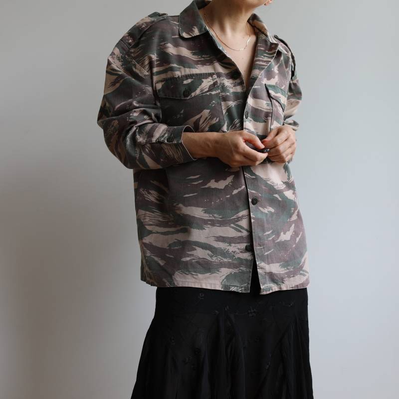 Vintage Armee Camouflage Jacke. Ursprünglich Herrengröße M. 90Er Jahre von TigonVintage