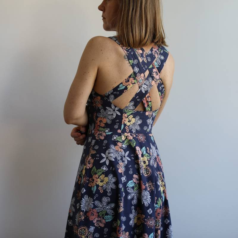 Vintage Laura Ashley Floral Cotton Midi Dress 90Er Jahre Sommerkleid Mit Offenem Rücken von TigonVintage