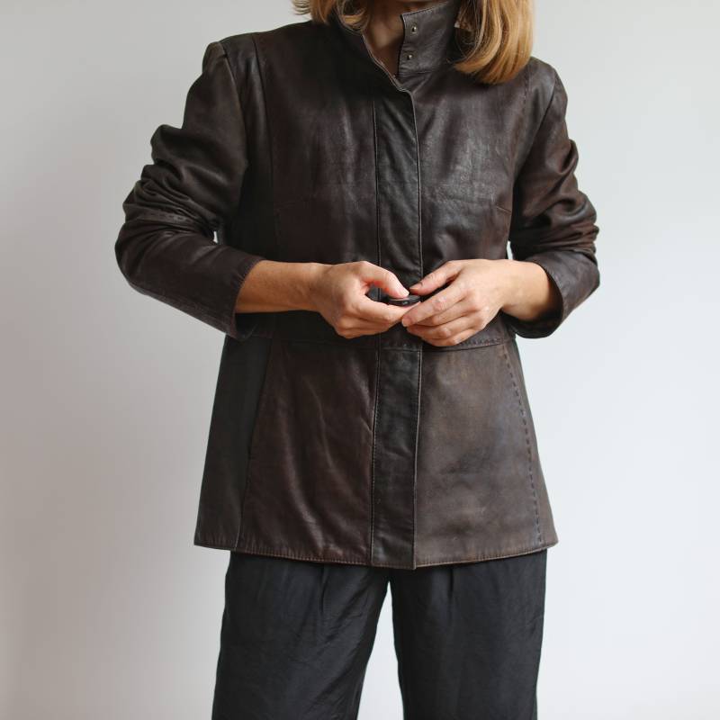 Vintage Dunkelbraune Lederjacke. Ursprünglich Damengröße M. Anfang 00'er Ära von TigonVintage