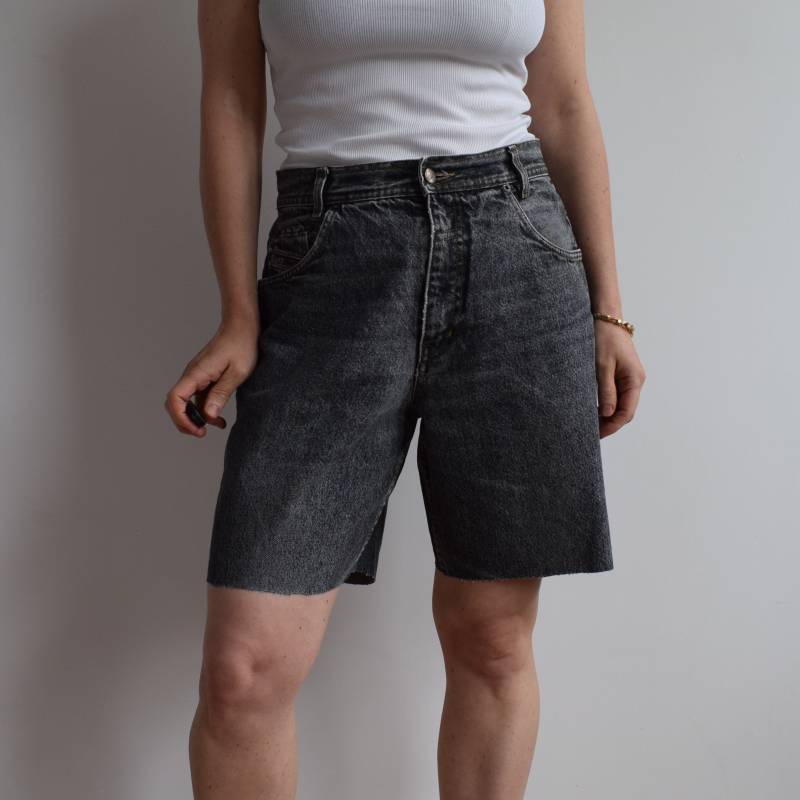 Vintage Jeans Shorts in Kohle Schwarz. Original Herrengröße M /L. 90Er Jahre Ära von TigonVintage
