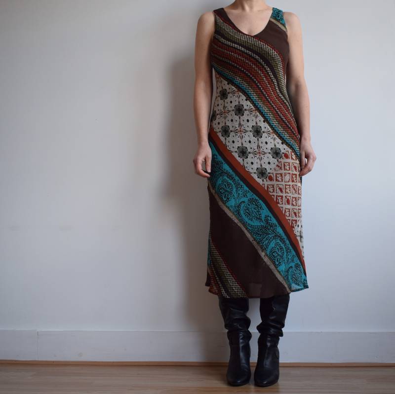 Vintage Laura Ashley Seidenkleid. Ursprünglich Damengröße M. Anfang 00'er Ära von TigonVintage