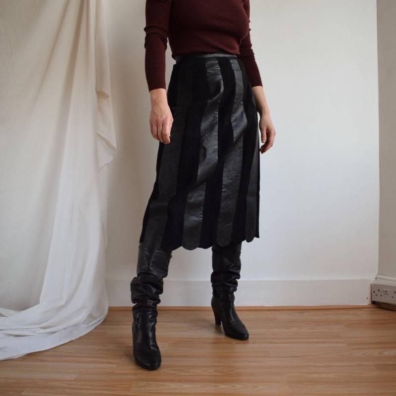 Vintage Leder/Wildleder Midi Rock. Taille Größe 26'. 80Er Jahre Ära von TigonVintage