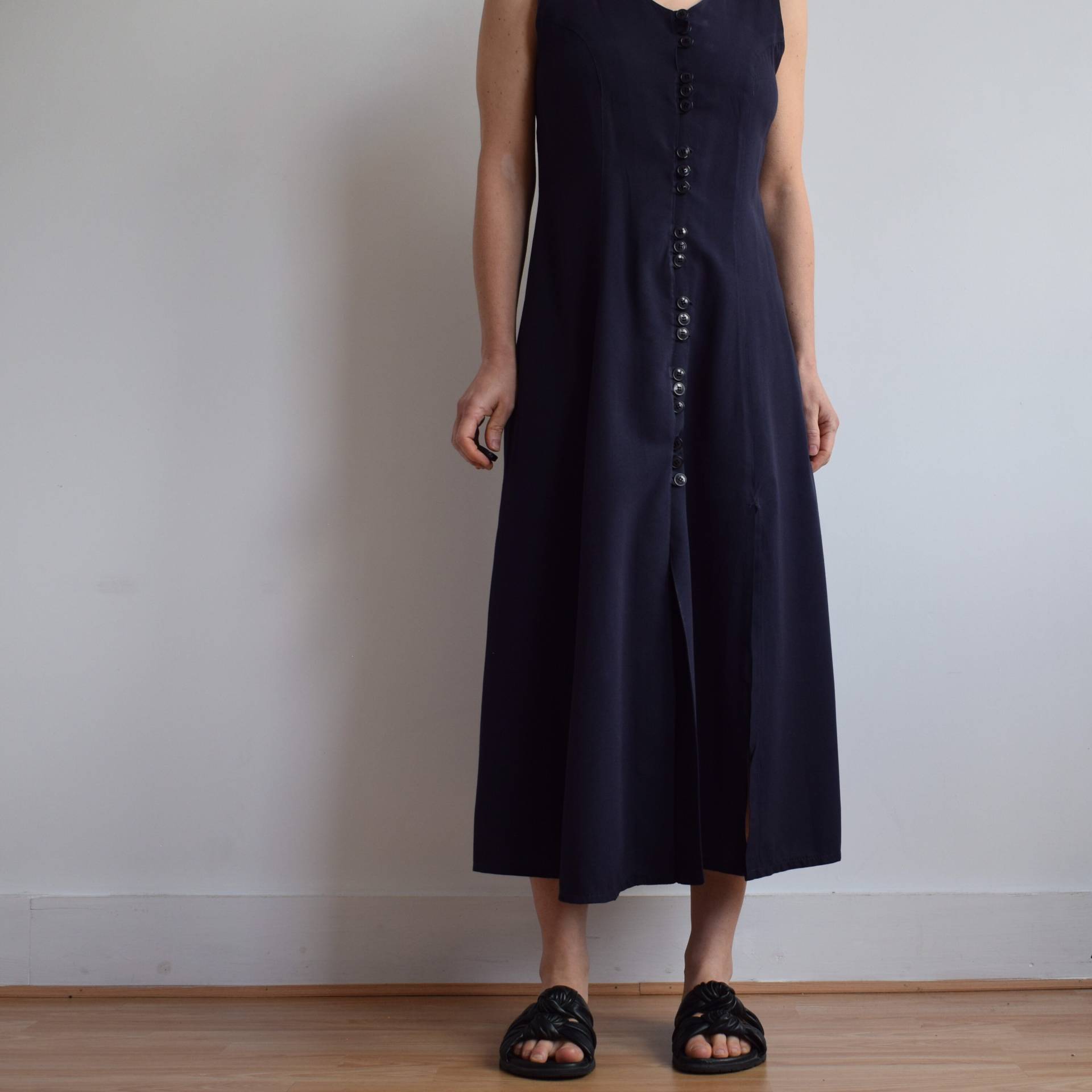 Vintage Marineblaues Kleid. Ursprünglich Damengröße M. 90Er Jahre von TigonVintage