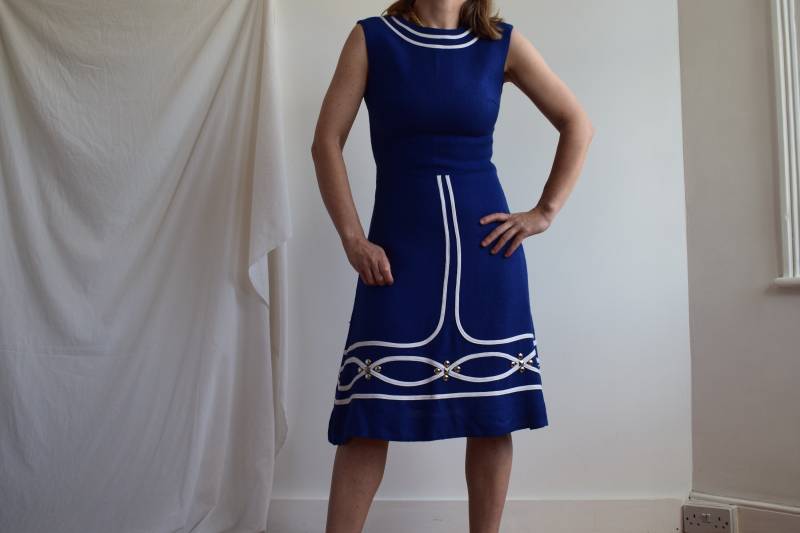 Vintage Midi Kleid in Blau. Ursprünglich Damen Größe S/Kleine M. 70Er Jahre Ära von TigonVintage