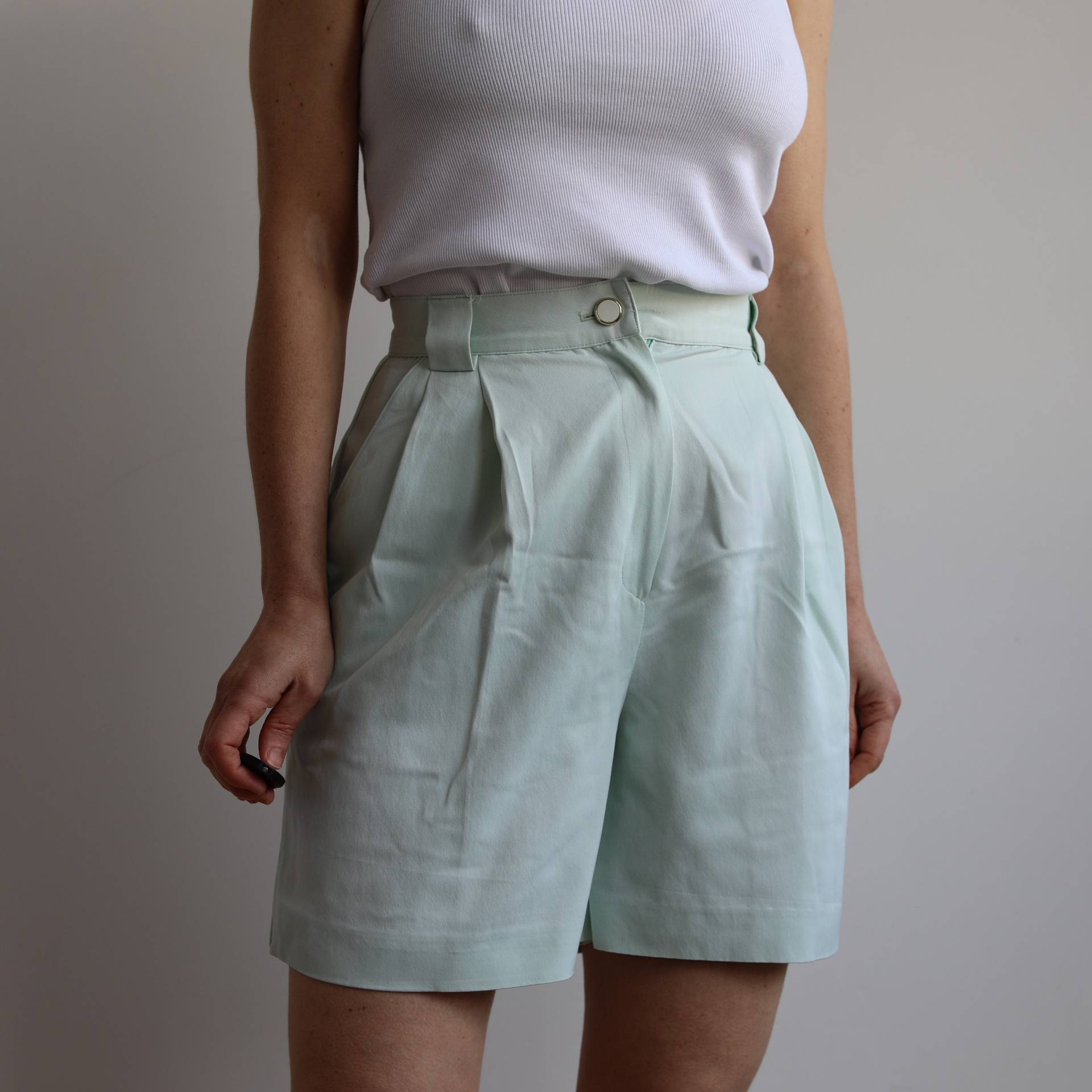 Vintage Pastell Lindgrüne Sommershorts. Ursprünglich Damengröße S. Ende Der 90Er Jahre von TigonVintage