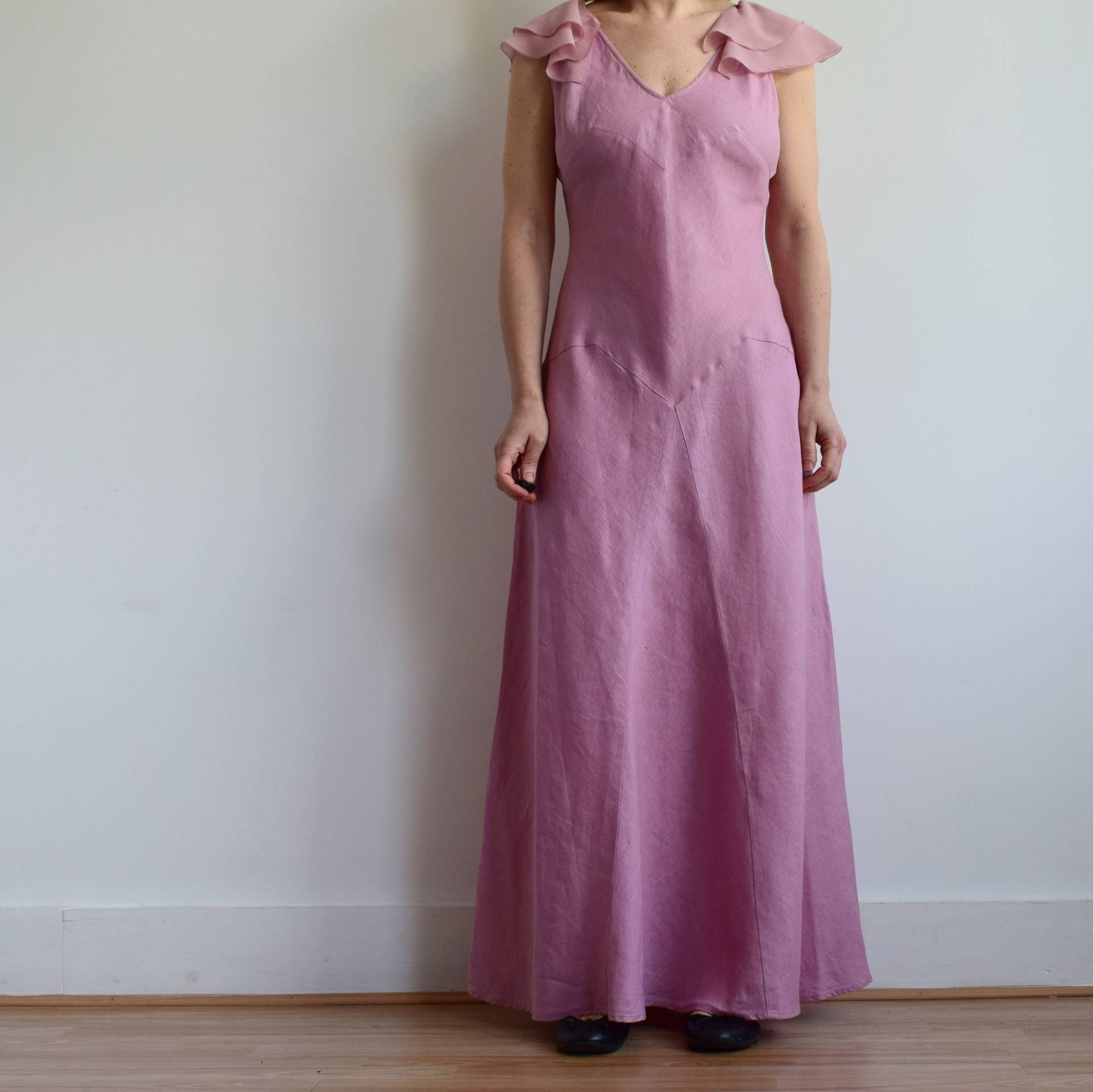 Vintage Pastell Rosa Leinen Maxikleid Von Laura Ashley. Ursprünglich Damengröße M. Anfang 00'er Ära von TigonVintage