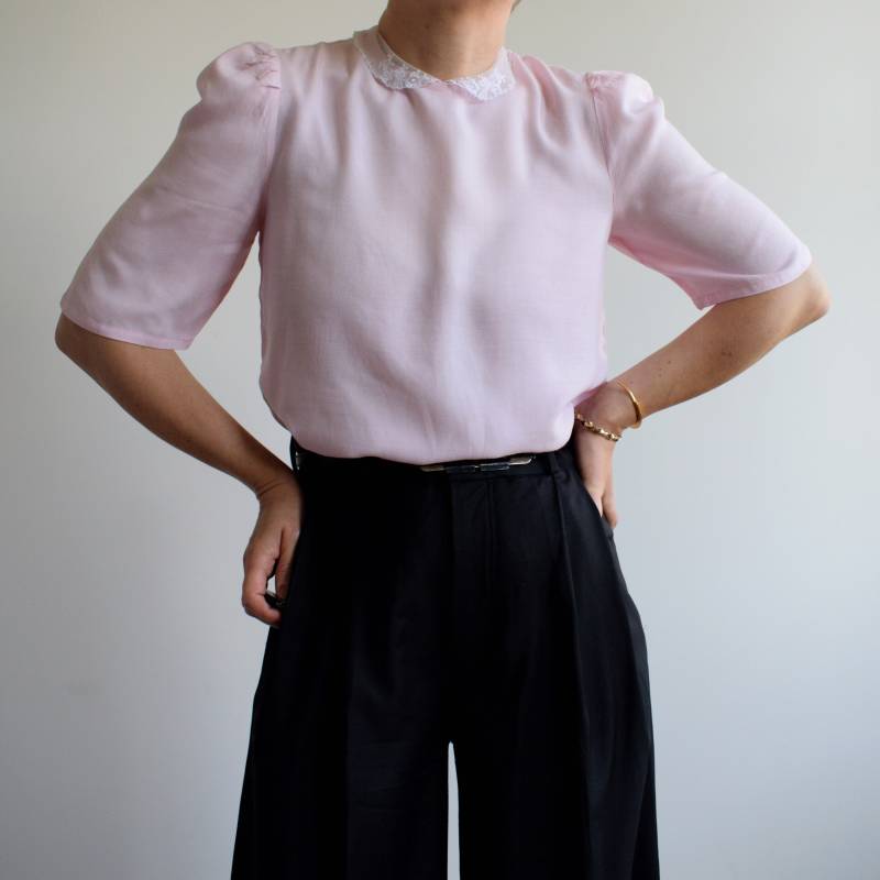 Vintage 90Er Jahre Pastell Rosa Top Spitzenkragen Viskose Bluse, Grösse M von TigonVintage