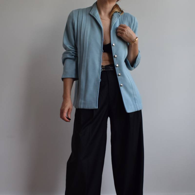 Vintage Wollblazer in Pastellblau. Ursprünglich Damengröße M. 90Er Jahre von TigonVintage