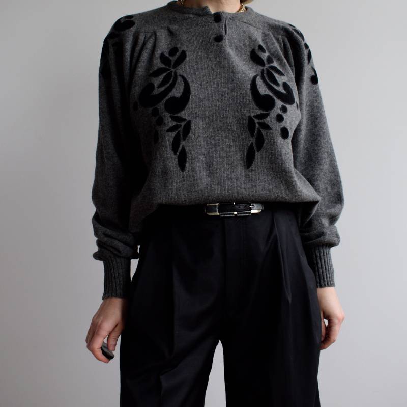 Vintage Wollpullover in Grau. Ursprünglich Damengröße S/M von TigonVintage