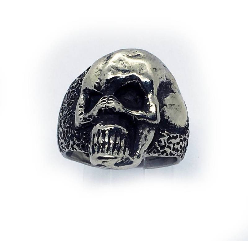 Abstrakte Frauen Körper Geformt Zu Einem Schädel Sterling Silberring von TigraniSilver