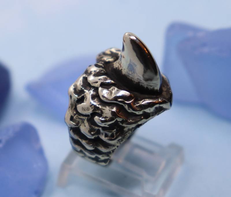 Big Shark Fin Sterling Silber Ring von TigraniSilver