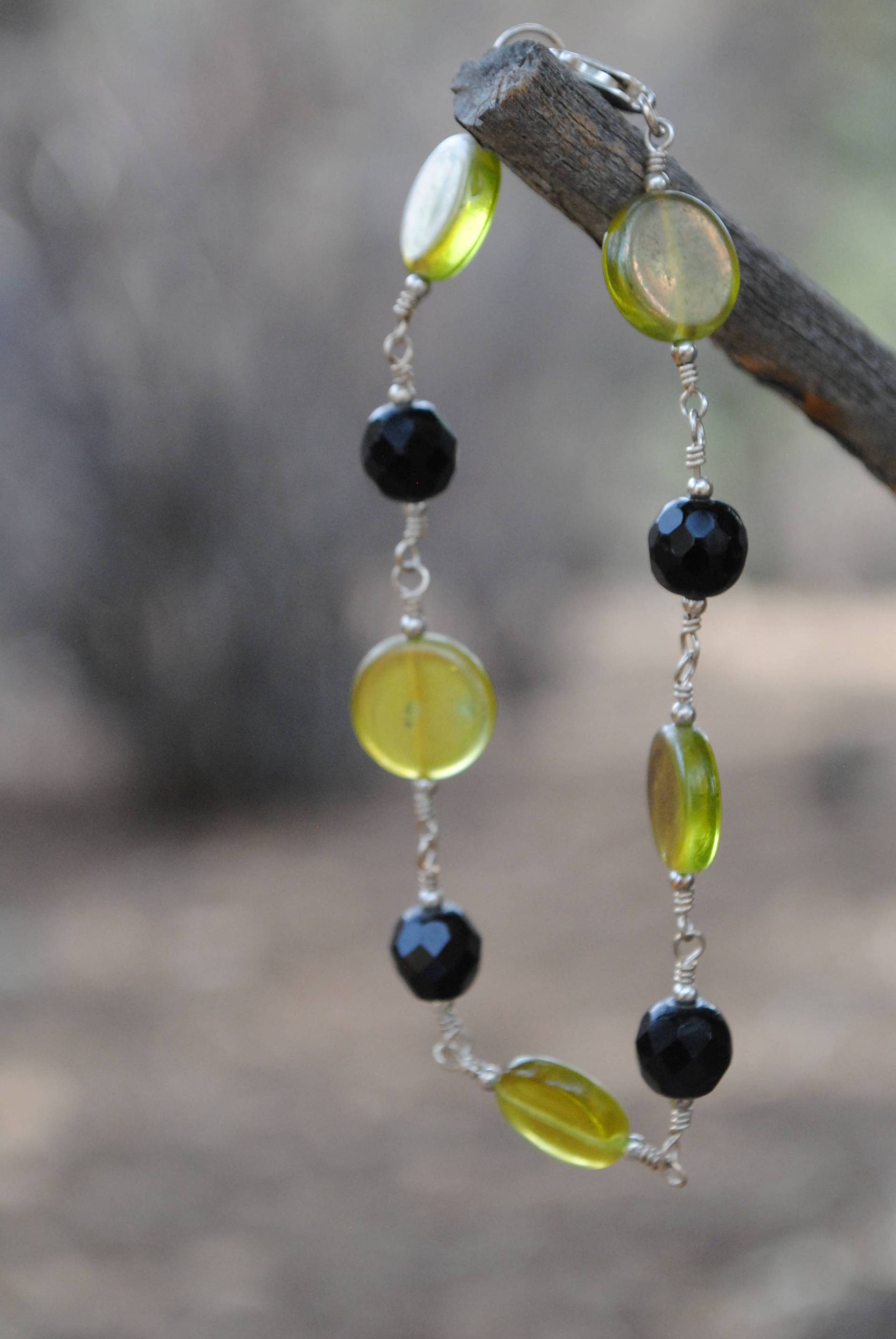 Grünen Und Schwarzen Glasperlen Grünen Und Schwarzen Glasperlen von TikasTrinkets
