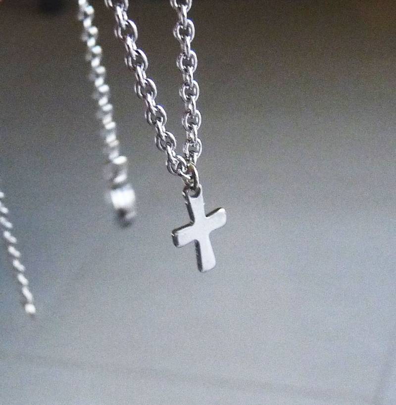 Hypoallergene Kreuz Halskette Edelstahl 16 "-30" Kette Mit Karabinerverschluss U103 Hypoallergene Kreuz Halskette Edelstahl 16 "-30" Kette Mit Karabinerverschluss U103 von TikisCraftShop