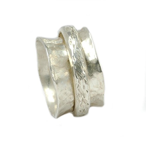 Breiter Drehring aus Silber mit gekerbter Ringschiene Größen 60 (19.1) von Tiljon