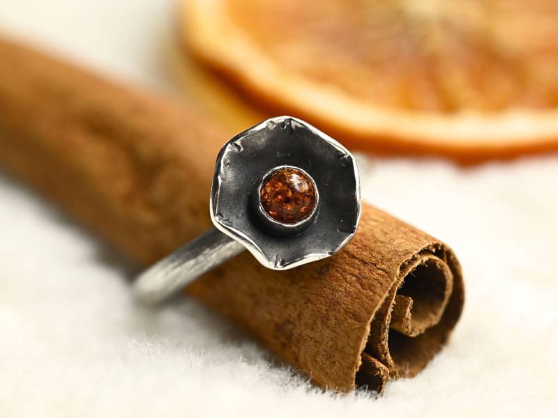 Oxidierter Ring "Doron" Mit Bernstein von Tiljon