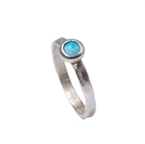 Tiljon Gehämmerter Ring 925er Silber mit synthetischem Opal Größen 60 (19.1) von Tiljon